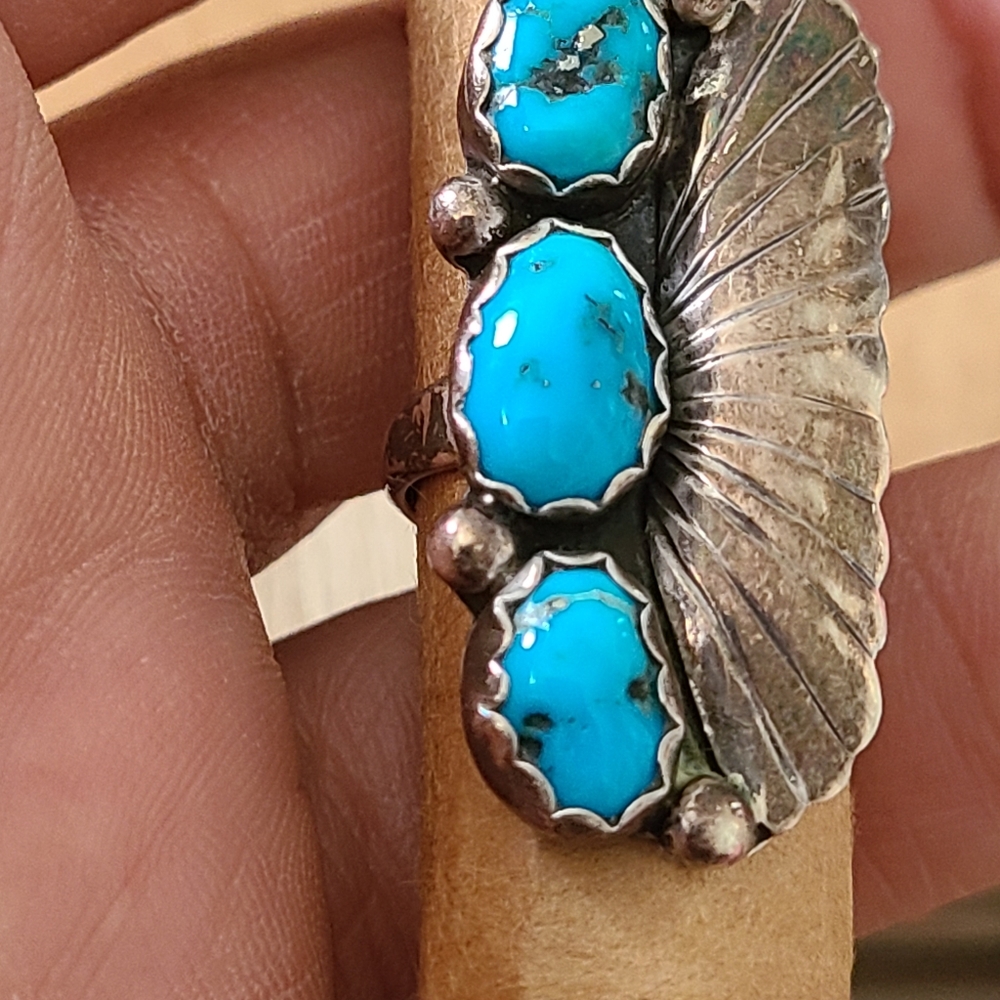 Vintage sterling silver and turquoise ring